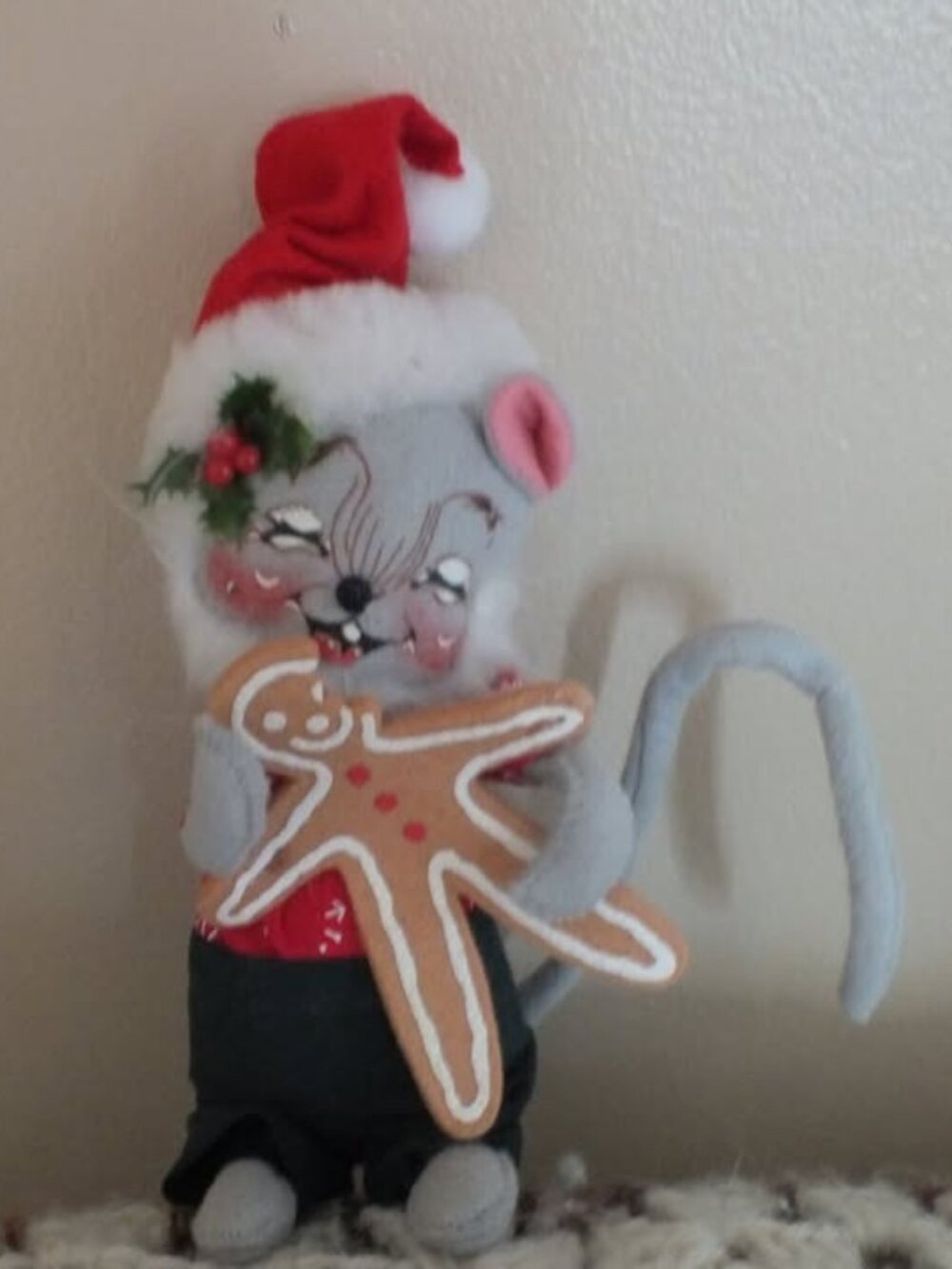 Annalee 7" Taste of Christmas Mouse with Gingerbread